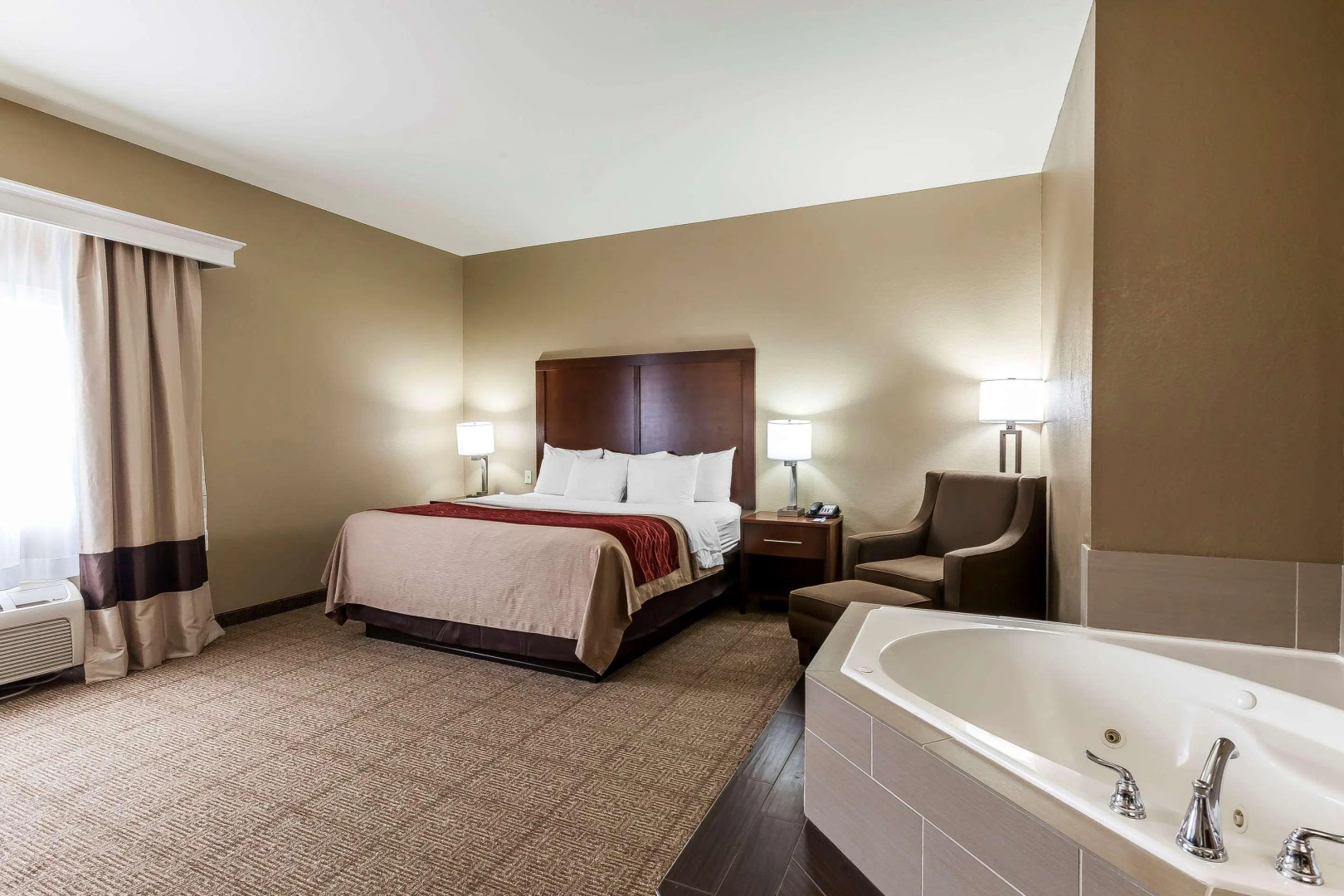 Comfort Inn & Suites Near University of Wyoming