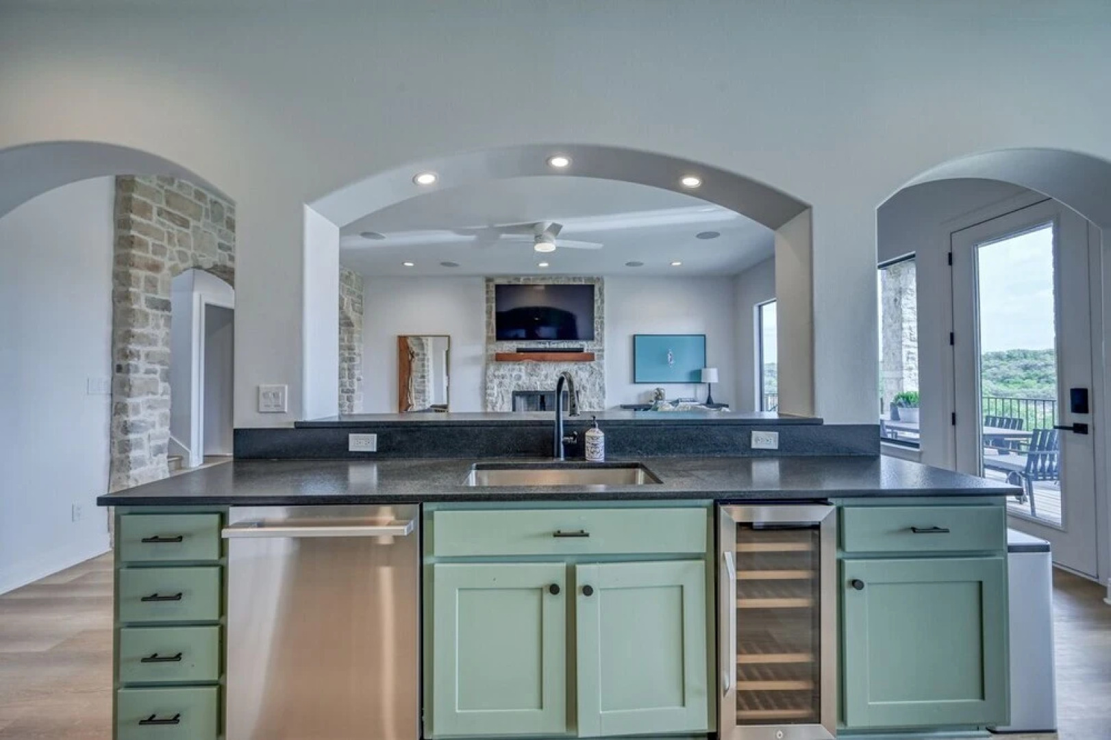 Luxury Lakefront Home-private Dock - Dipping Pool!