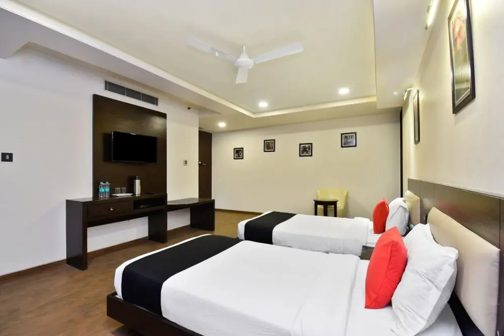 Capital O 31030 Crystal Park Kishangarh