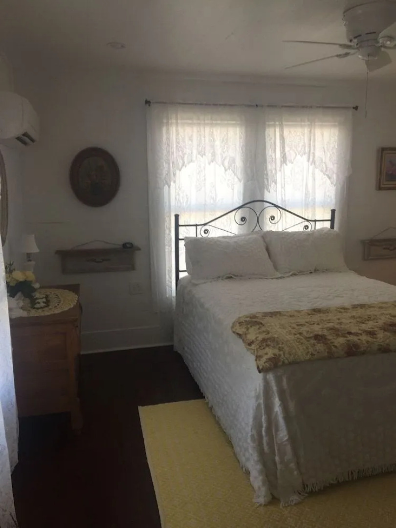 Hye-Way Haus Bed and Breakfast