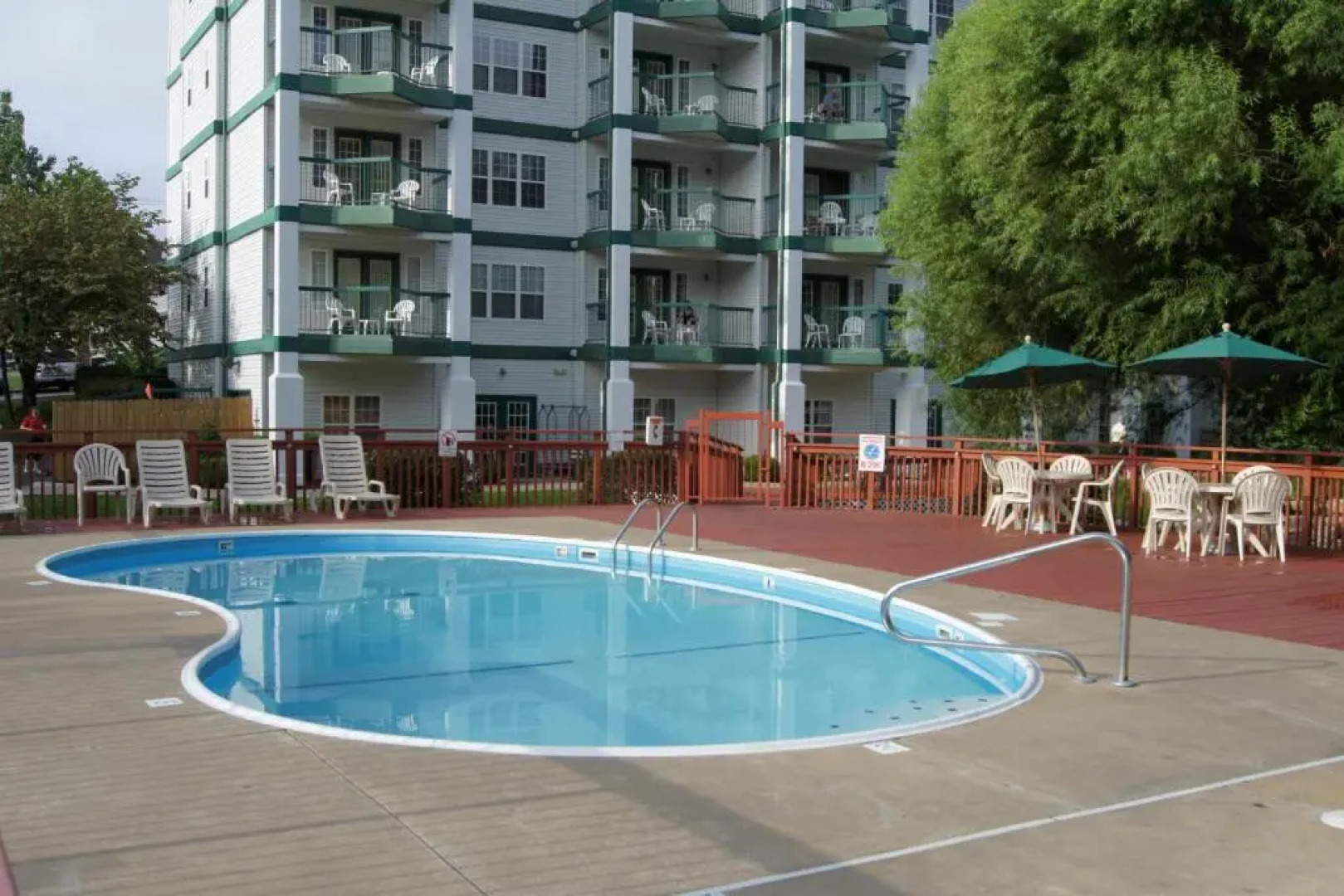 Surrey's Carriage Place Resort