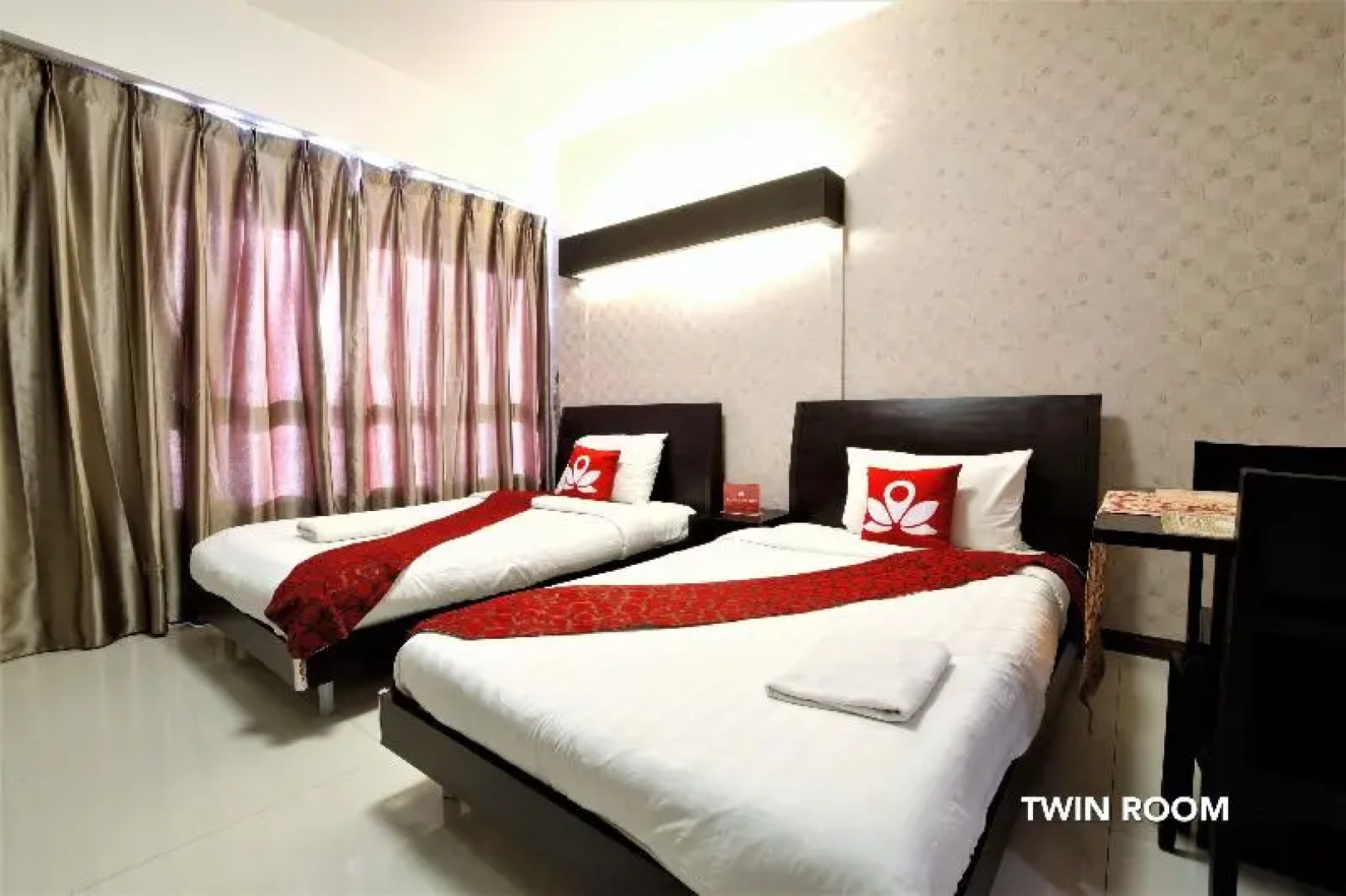 ZEN Rooms Sunshine City Suites