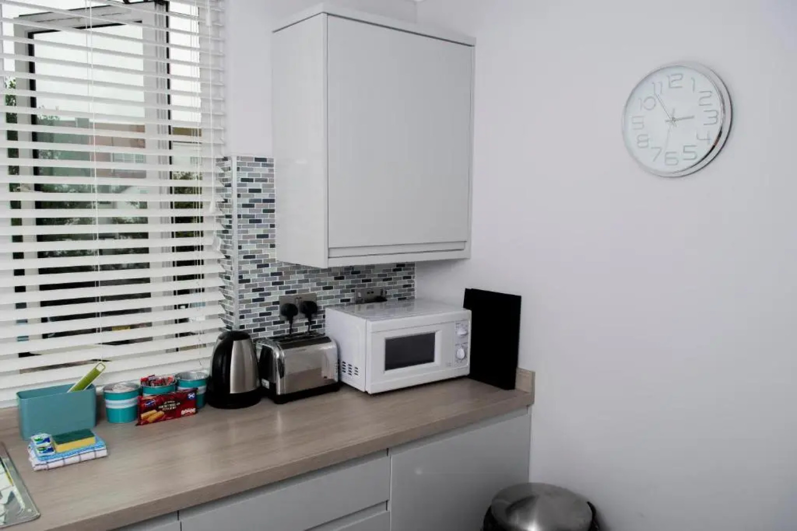 Esplanade Court Apartments With Seasonal Swimming Pool