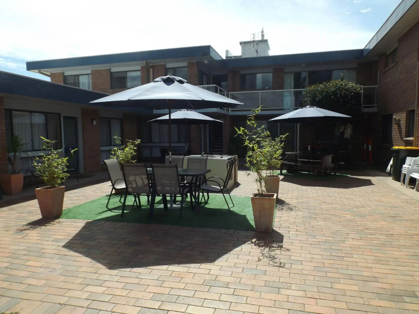 Surfside Holiday Apartments