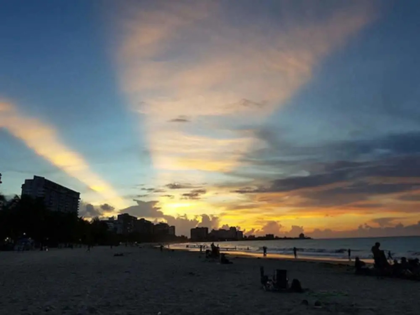 Nomada Urban Beach Hostel - Adults Only