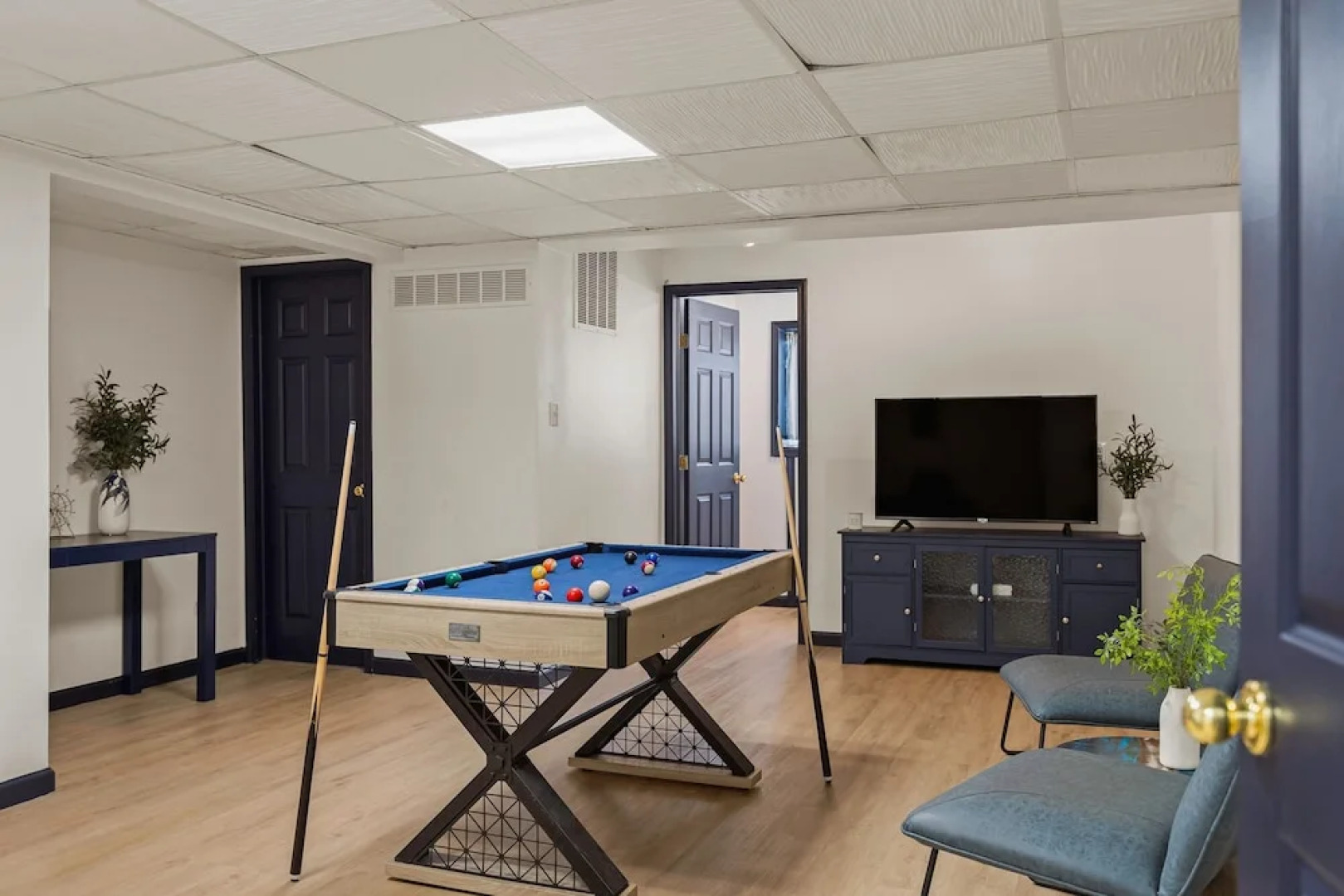 For Lake Sake by Avantstay Lakefront Hot Tub View