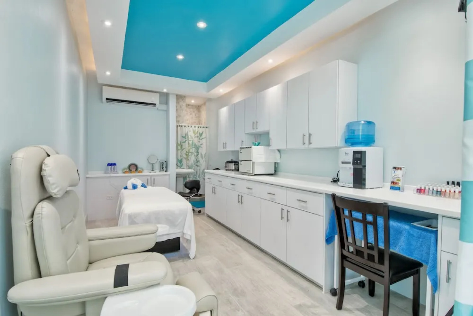 Cane Garden Bay Beach Hotel