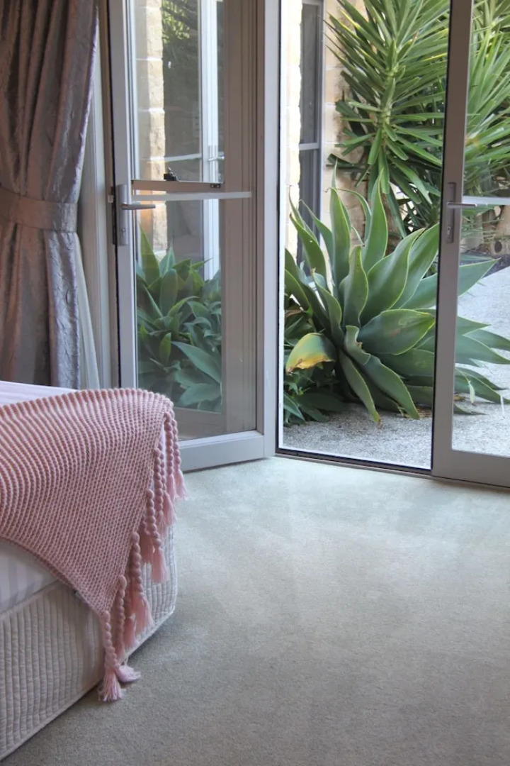 Bel Miren - Sarah Louisa