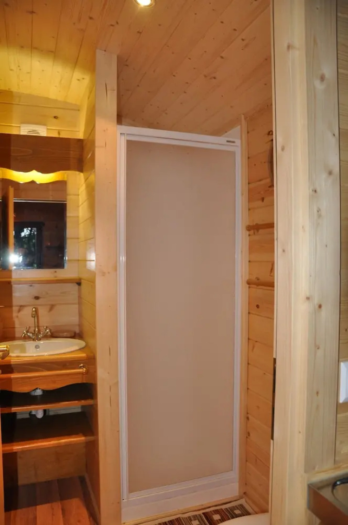 Gite Insolite "La Roulotte des Elfes", Au Milieu de Nulle Part