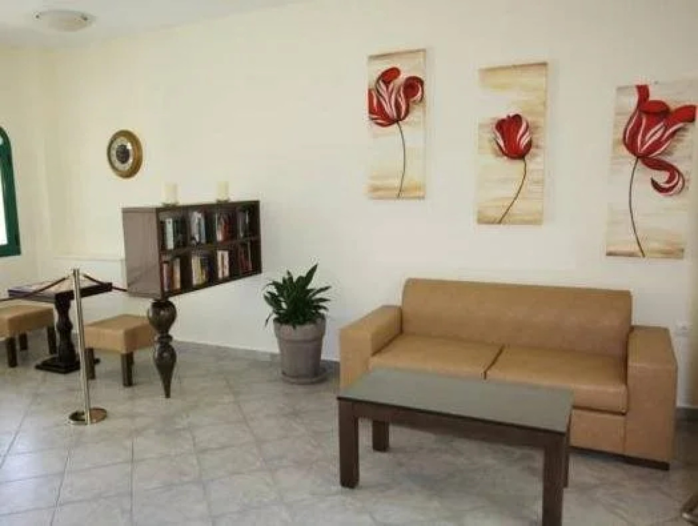 Konstantinos Hotel & Apartments