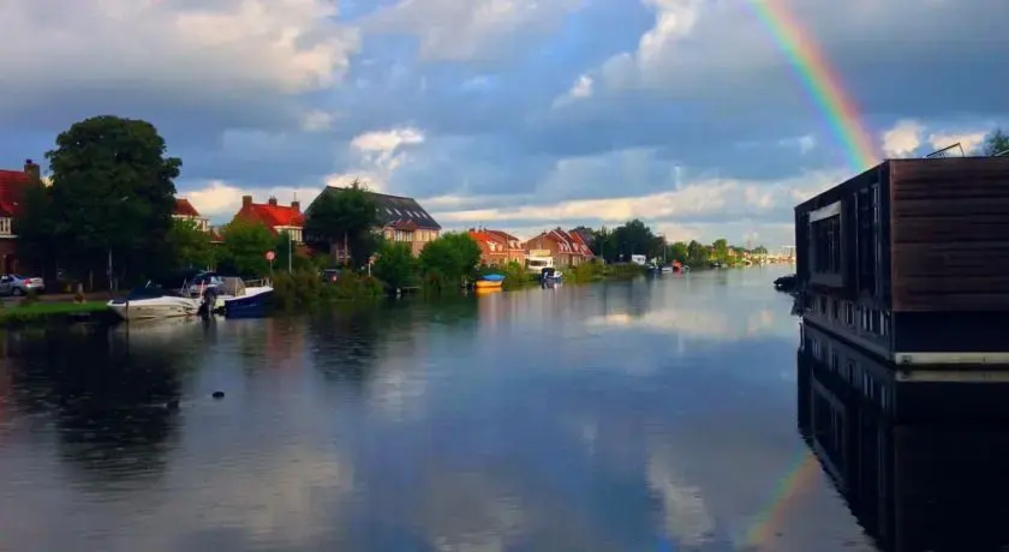 B&B Houseboat between Amsterdam Windmills