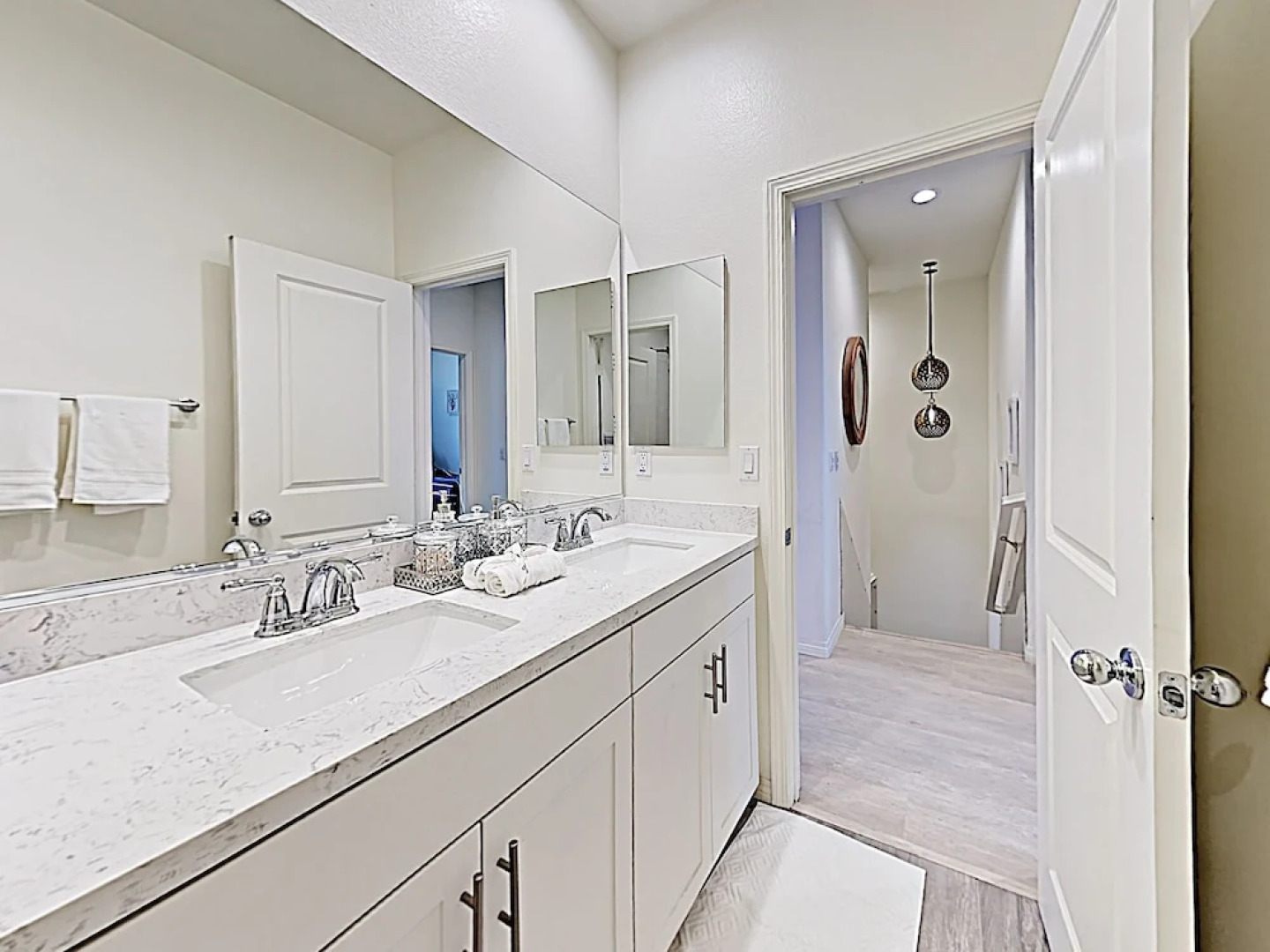 Stunning Beach W/ Pool, Views, Bar & Arcade 3 Bedroom Condo