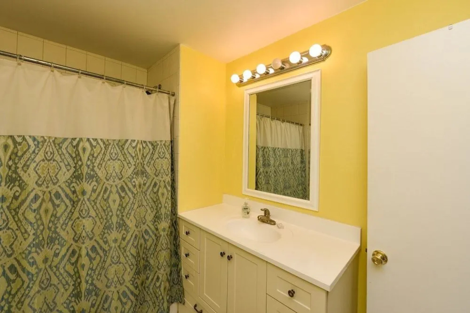 The Village House by Beachside Management