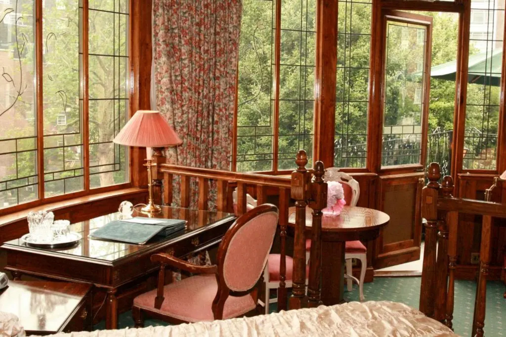 London Elizabeth Hotel