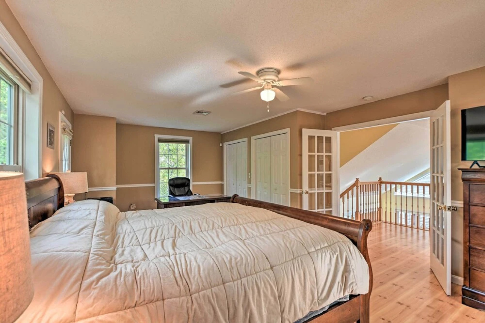 Inviting Lakefront Home: Seasonal Boat Dock!