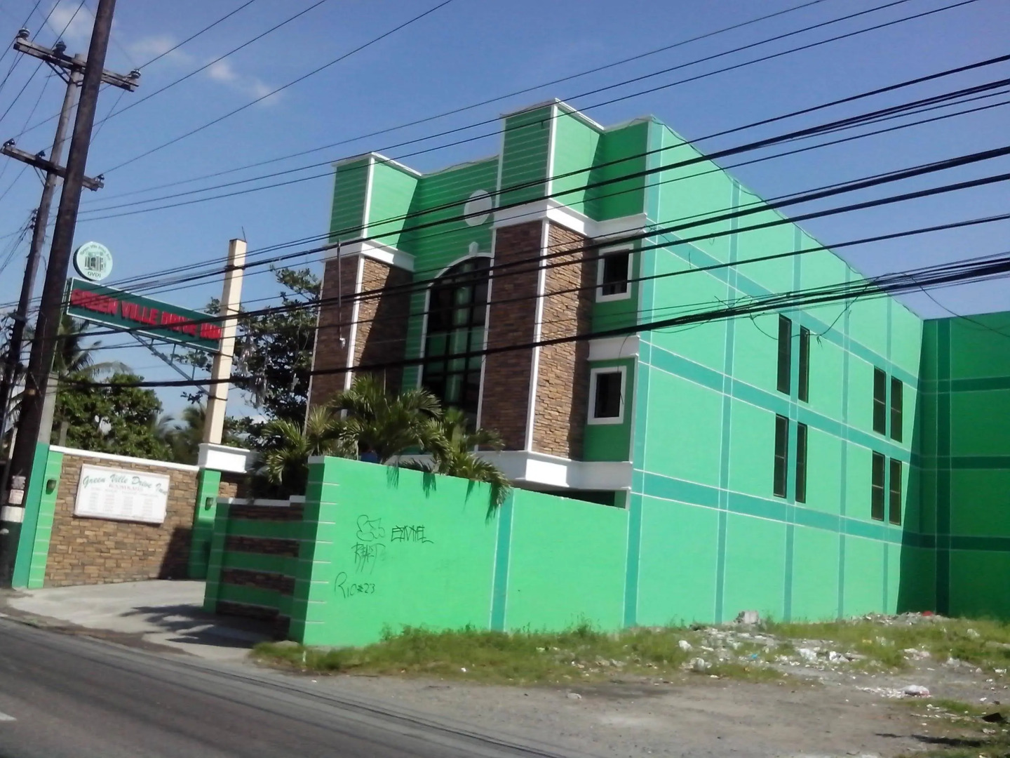 Green Ville Drive Inn by Zen Rooms