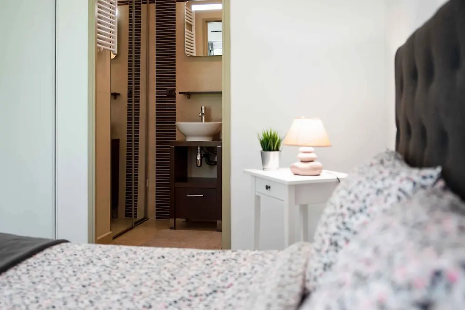 Chic Appartement avec Terrasse, Parking Privatif