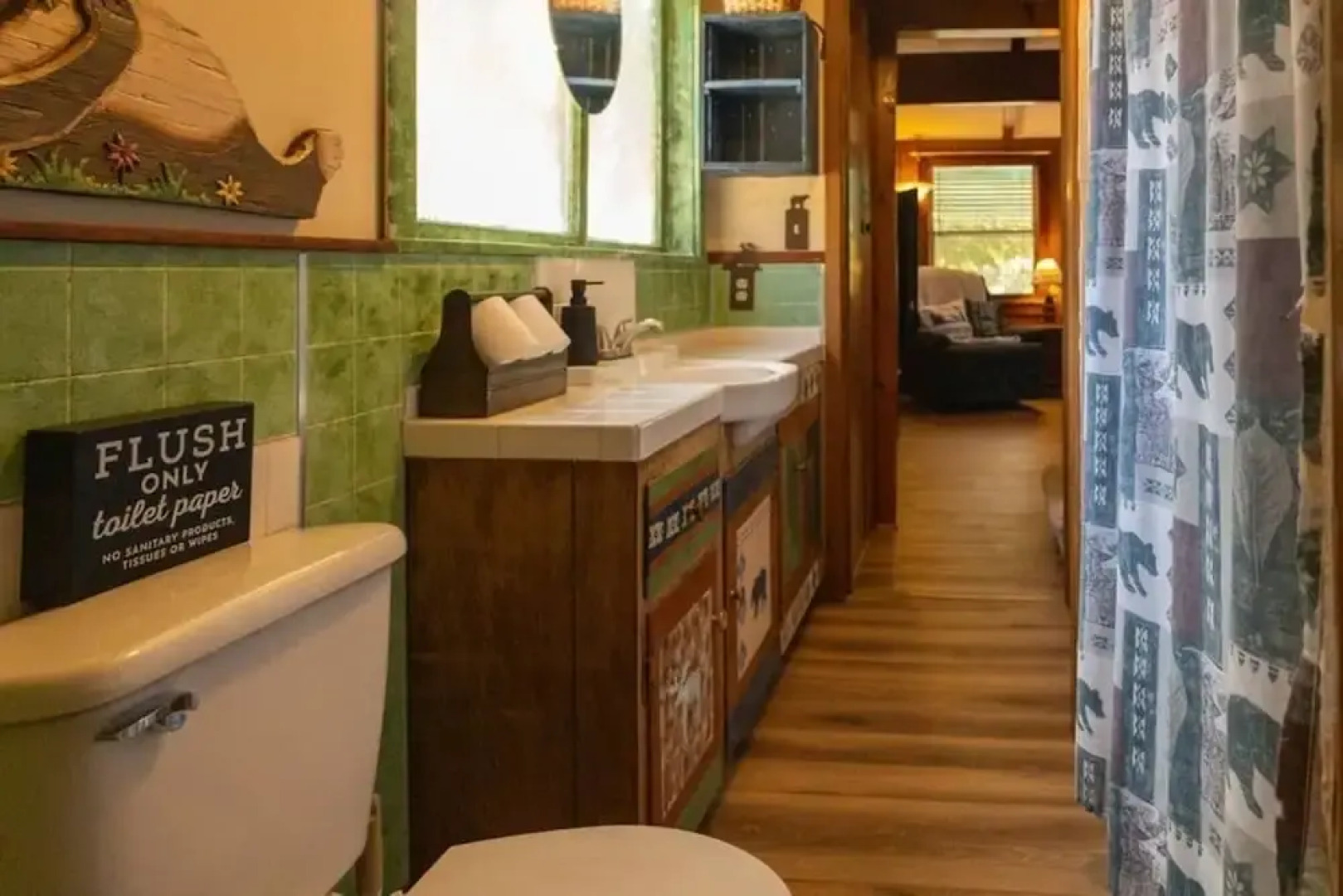 Nature's Bounty Cabin: Explore, Relax, Reconnect 3 Bedroom Home by RedAwning