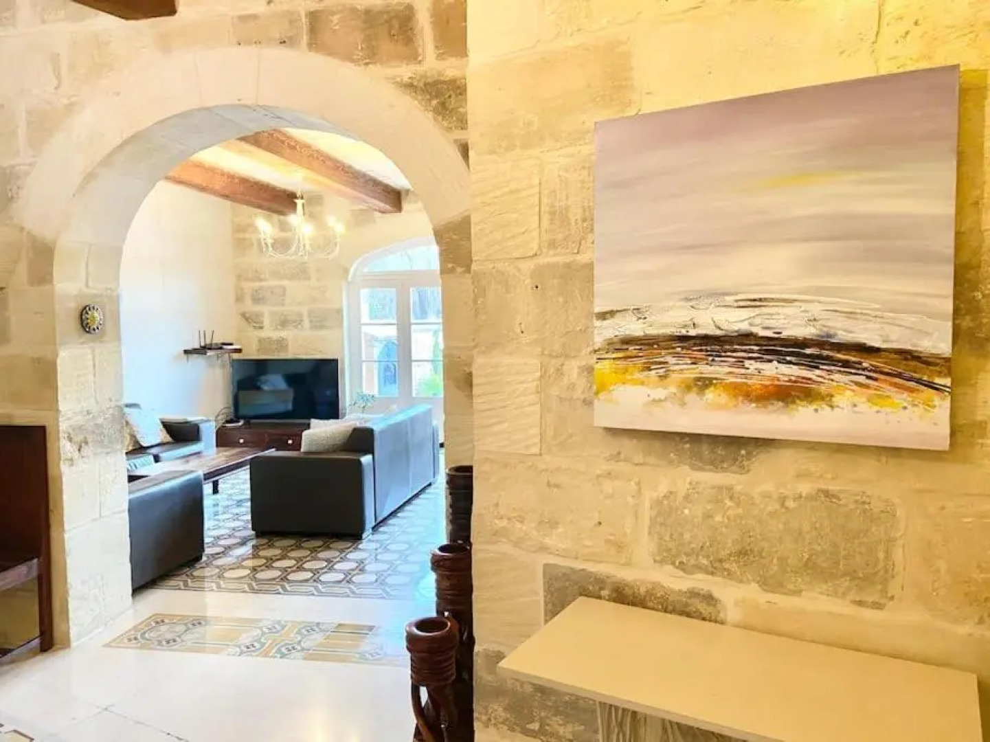 Villa Rossa Gozo - 5 bedroom ensuite with pool & jacuzzi