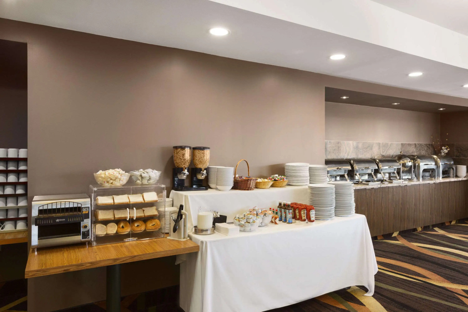 Travelodge by Wyndham Niagara Falls Fallsview