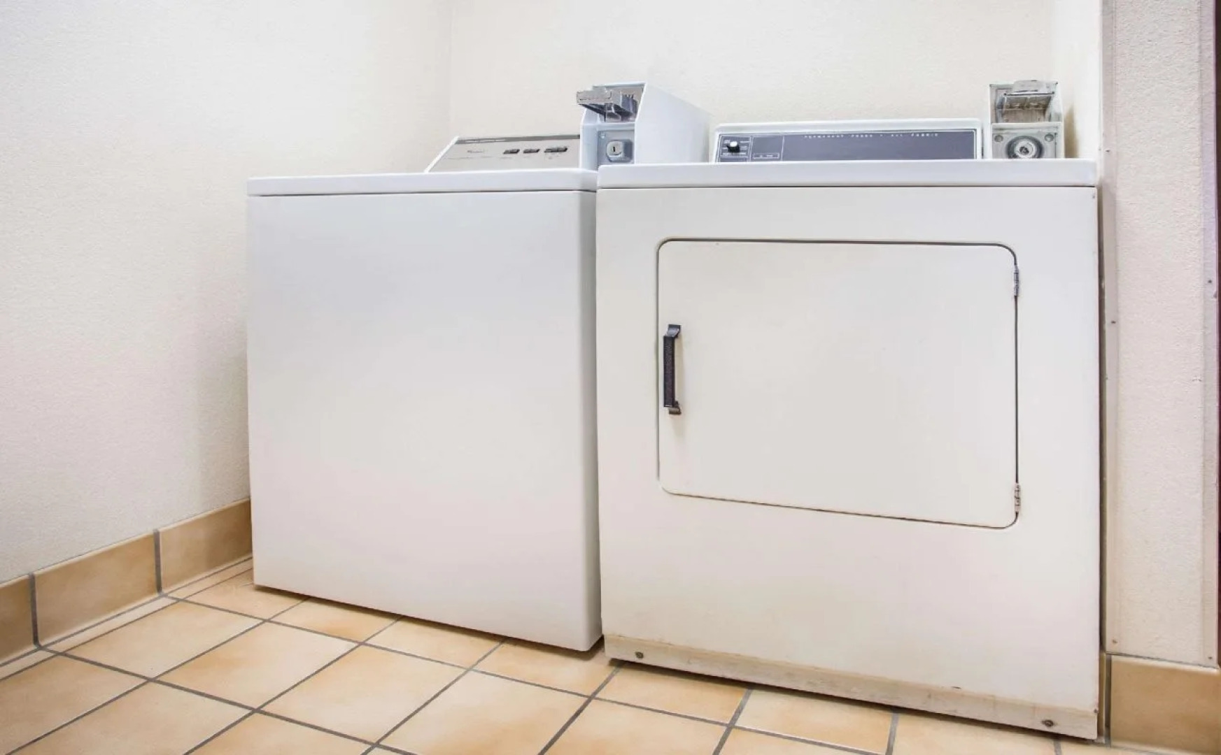 Wautoma Inn by OYO Near Airport WI 73