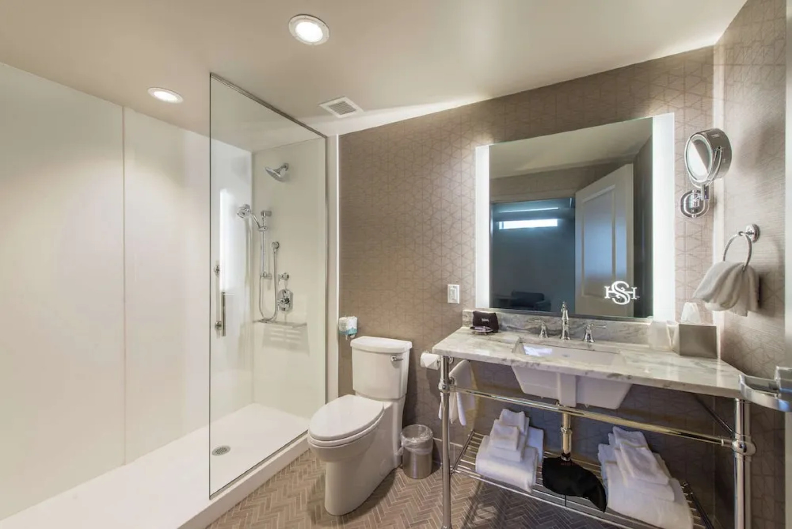 Hotel Saranac, Curio Collection by Hilton