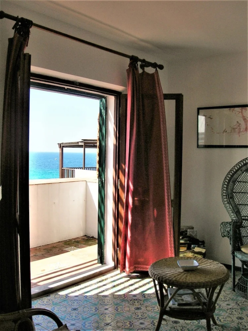 Casa dels Misteris a terrace on sea