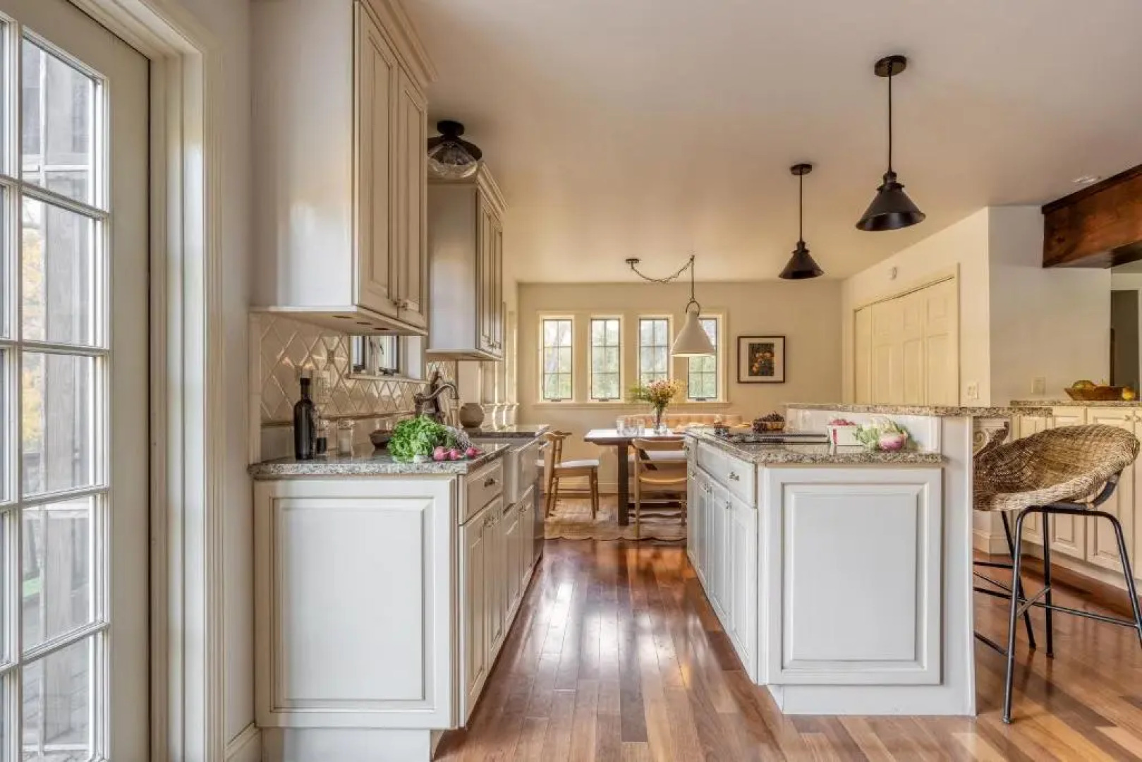 Cortland by Avantstay Charming Heritage Estate w/ Private Lake & Pool