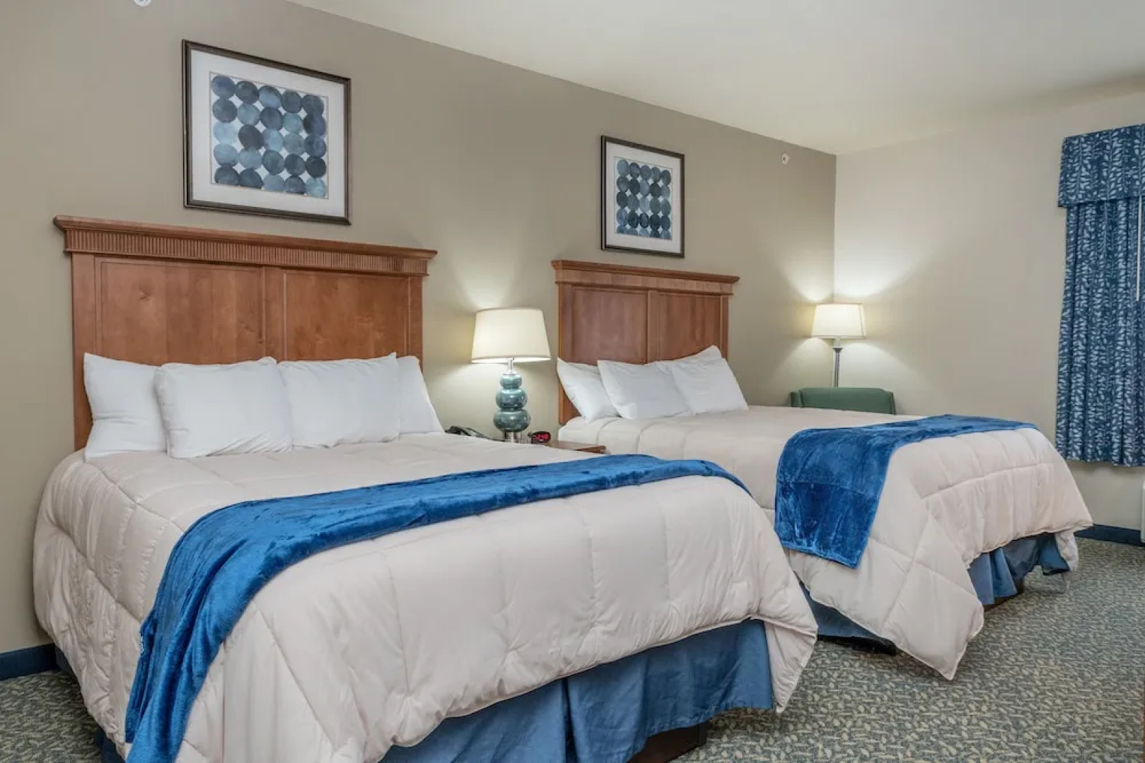 Port of Kimberling Marina & Resort