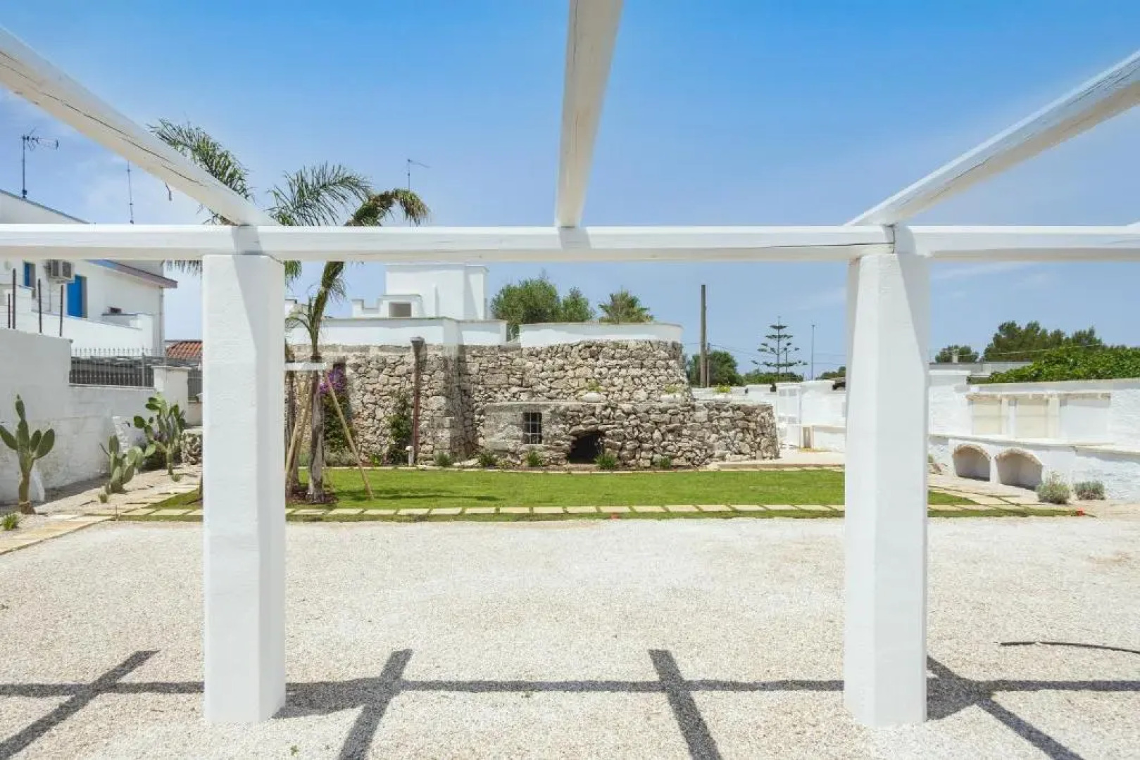 Trullo e appartamenti al mare