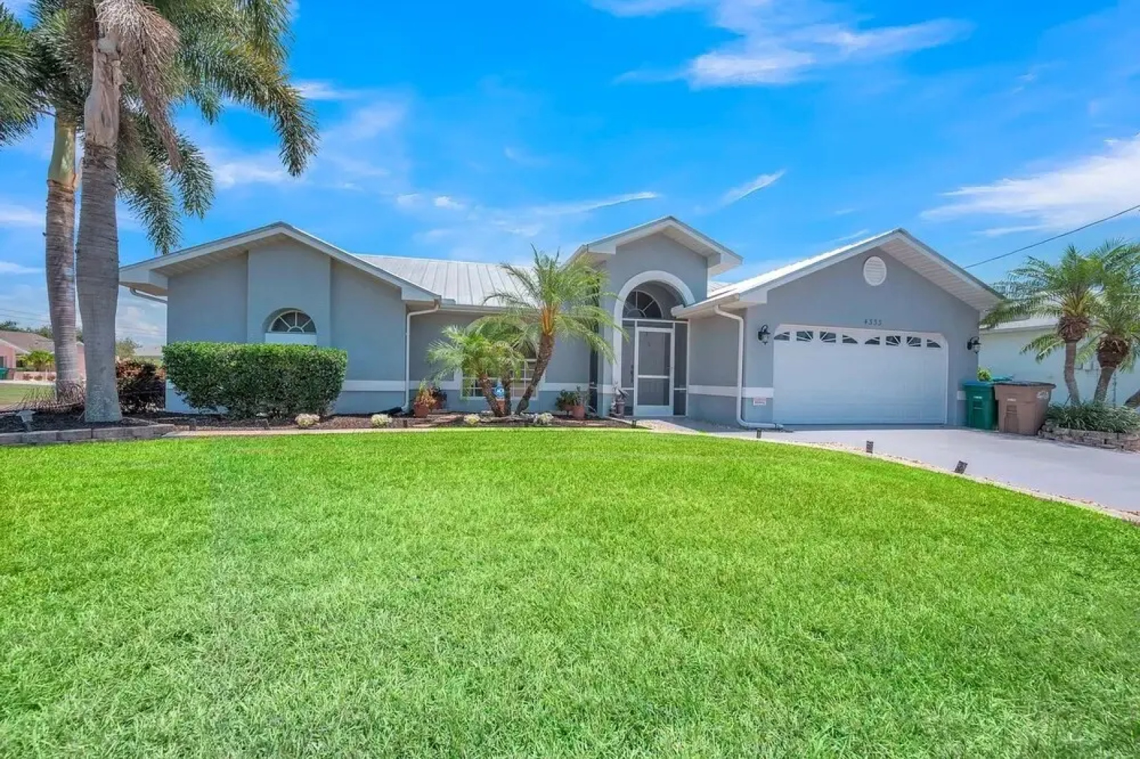 Gorgeous Villa In Cape Coral, Florida's Gulf Coast 3 Bedroom Villa by Redawning