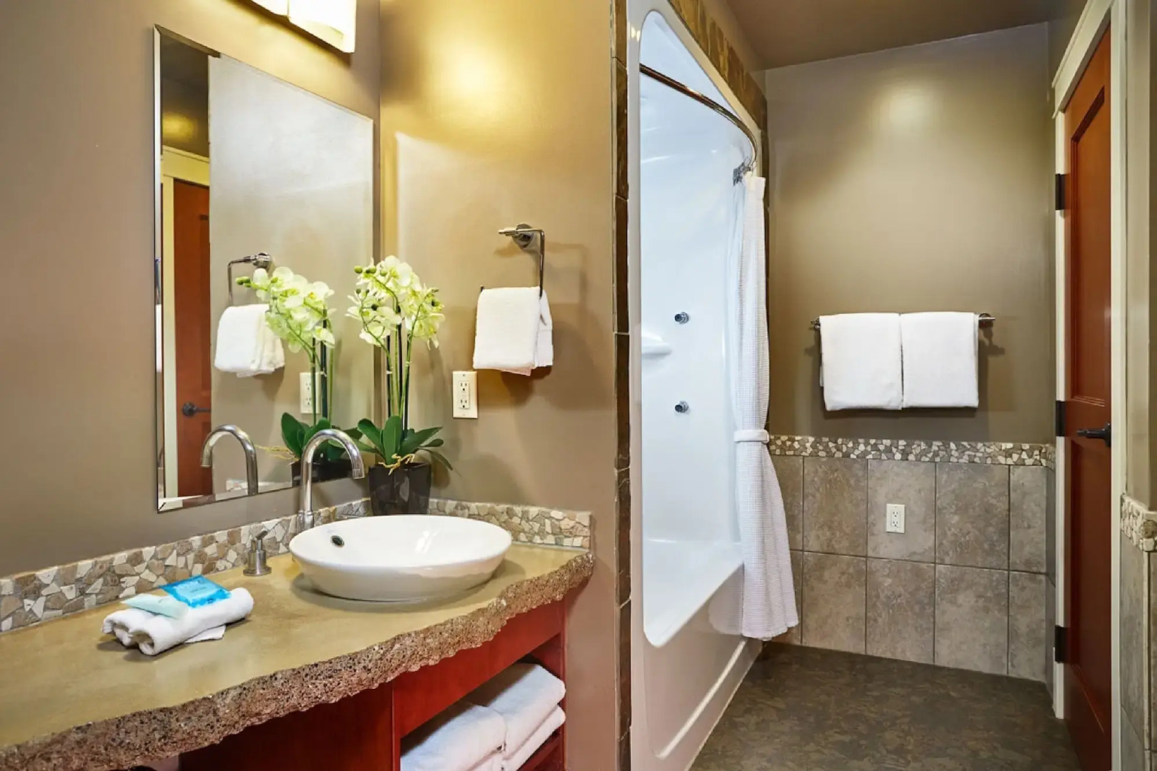 Bellstar Suites at Solara Resort