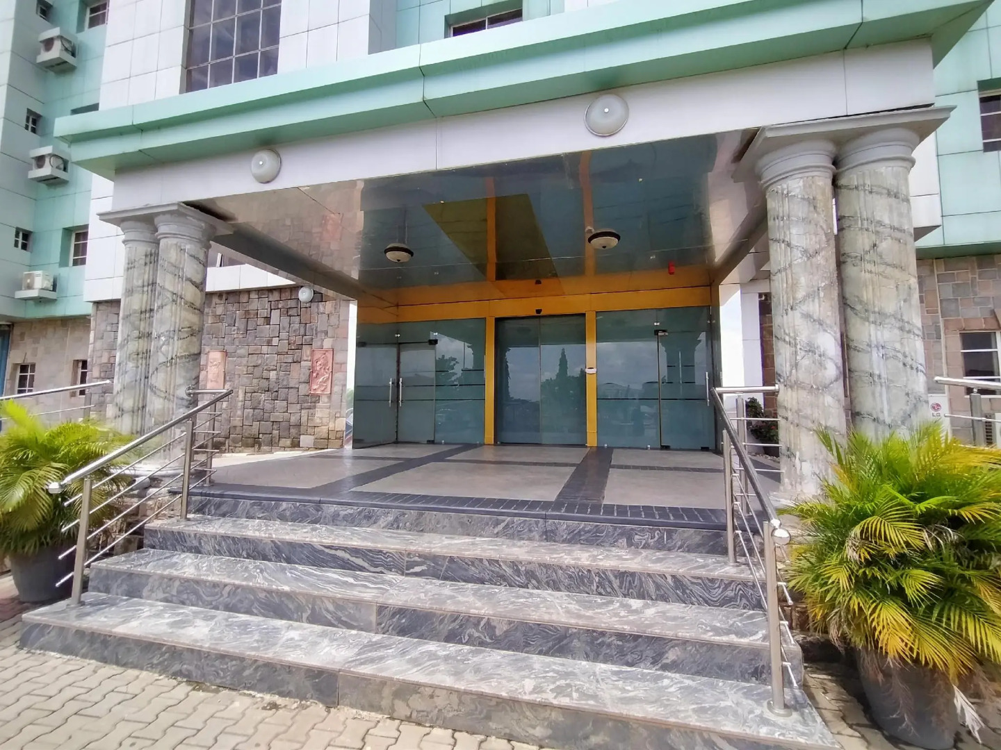 Laps New World Hotel