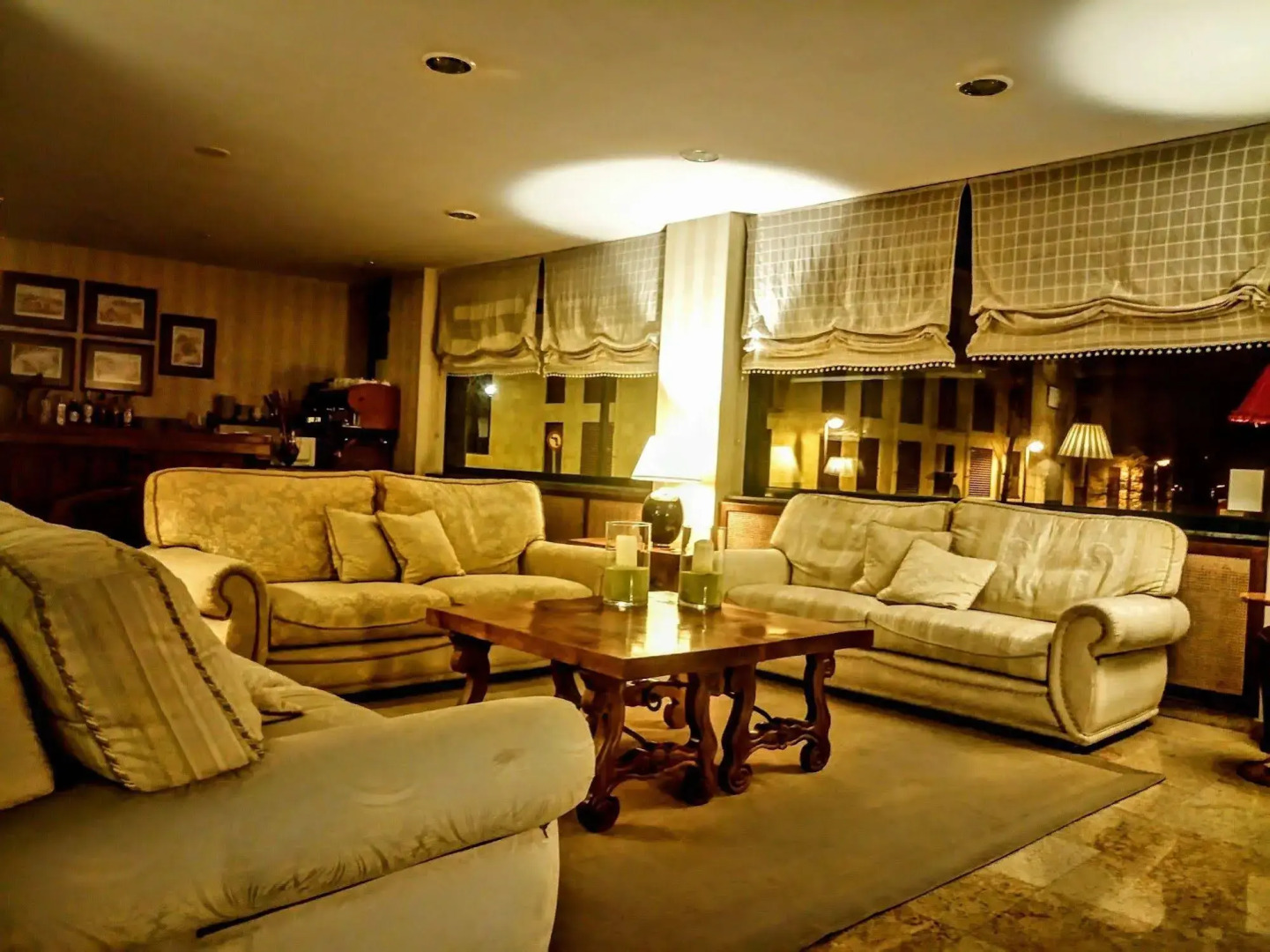 Hotel Ele Puente Romano