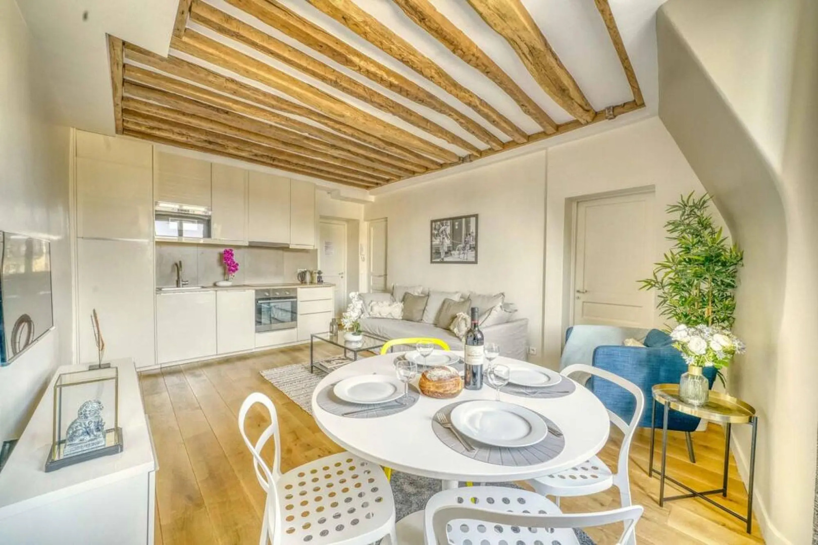 B 357  - VUE IMPRENABLE - Palais Royal