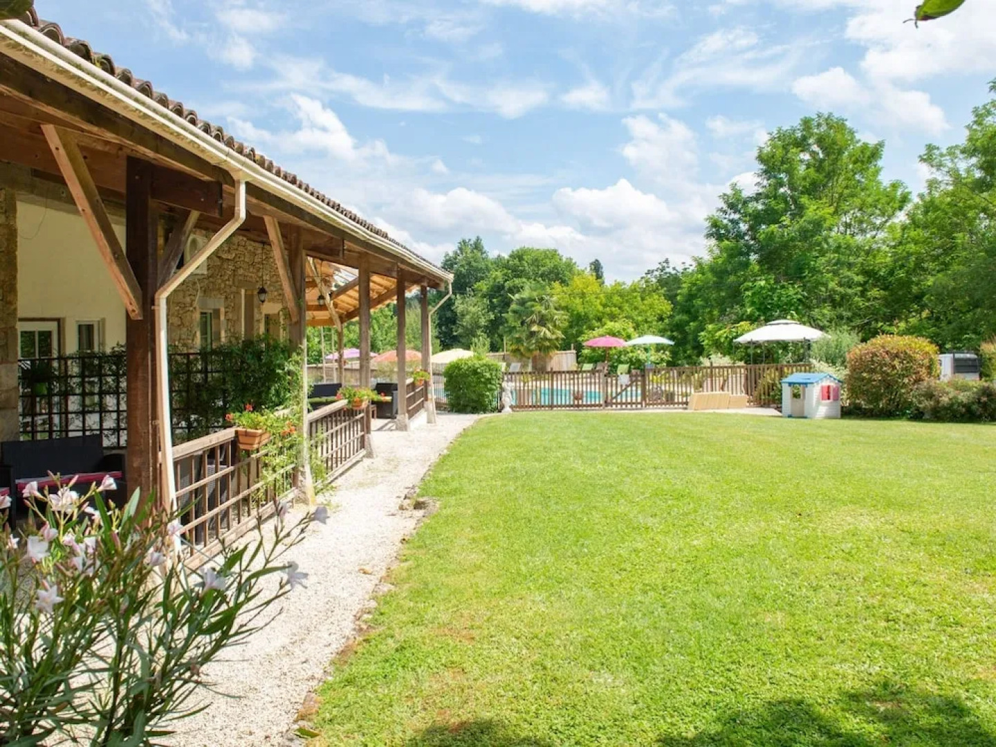 Secluded Holiday Home in Lacapelle-biron With Swimming Pool