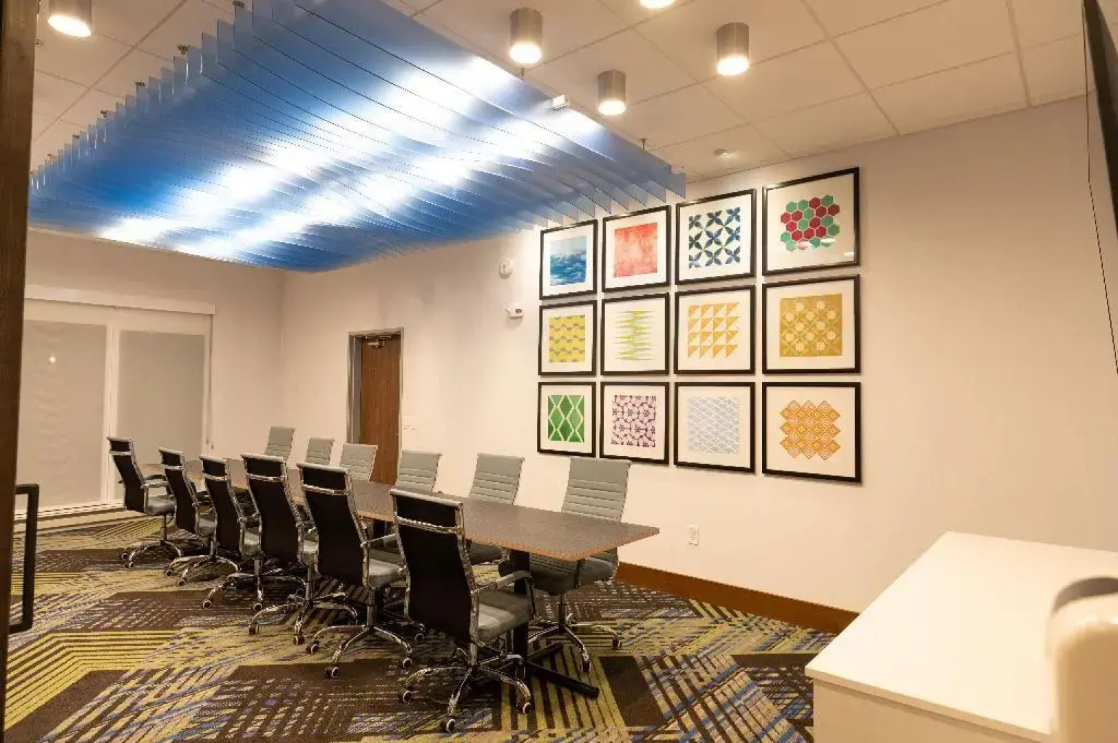 Holiday Inn Express & Suites Dayton East - Beavercreek by IHG