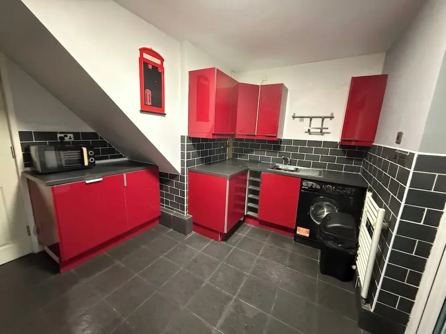 Charming 3BR House - Wifi, Parking, Pet Friendly