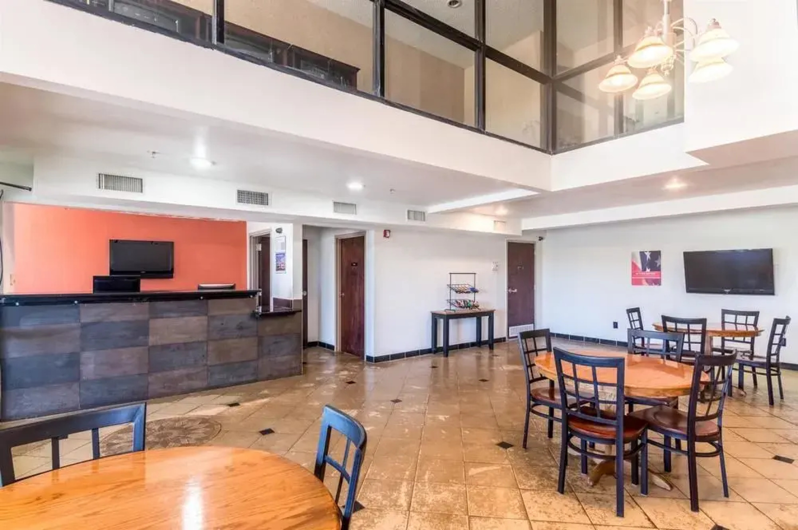 Premiere Inn & Suites
