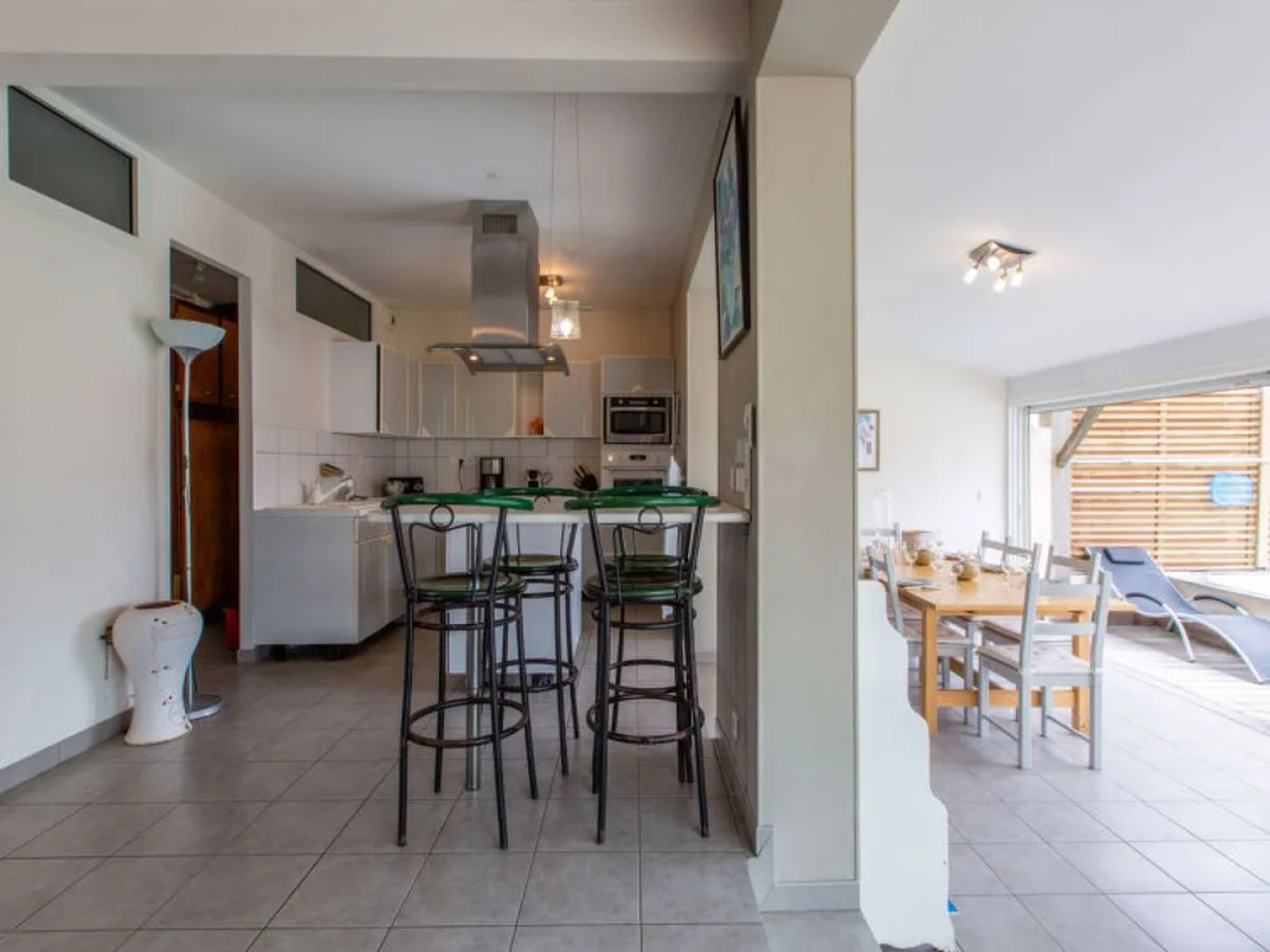 Les Bai?nes (VIB220)