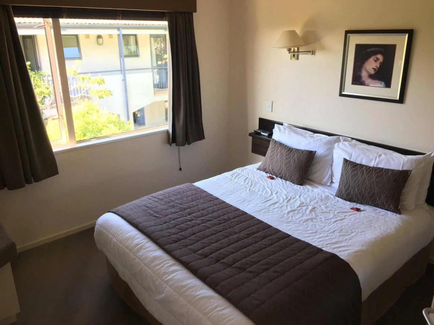 Cedar Grove Motor Lodge