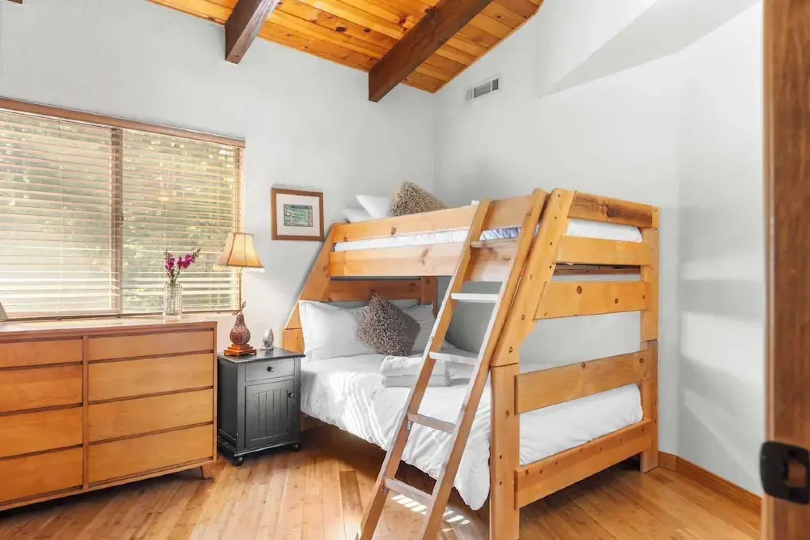 The Fairway Hideaway by Avantstay Game Room, Outdoor Dining & Near Lake Arrowhead
