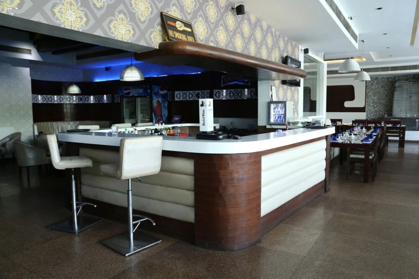 OYO 657 Hotel K C Cross Road