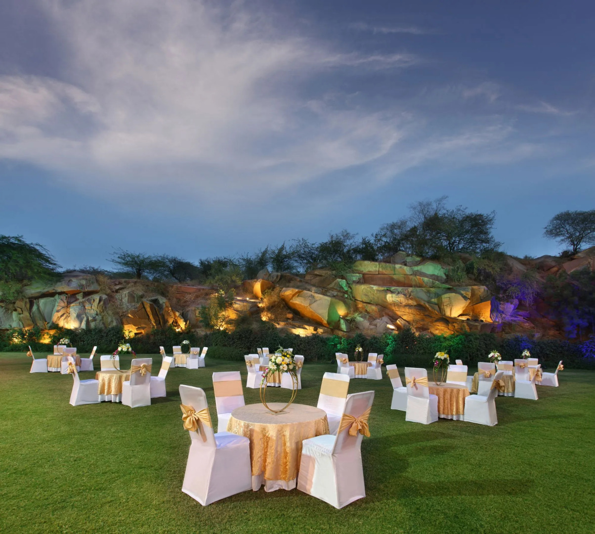 Goldfinch Hotel Delhi NCR