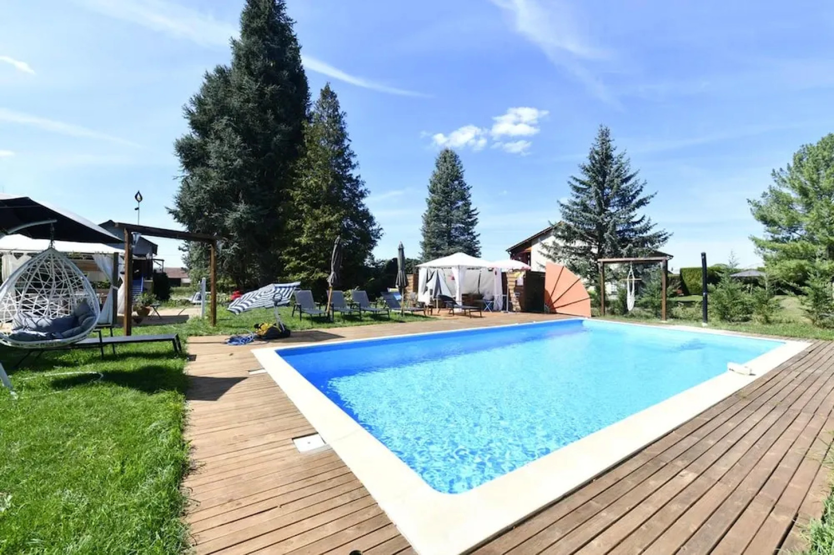 Apartment With 2 Bedrooms in Cormatin, With Wonderful City View, Shared Pool, Enclosed Garden