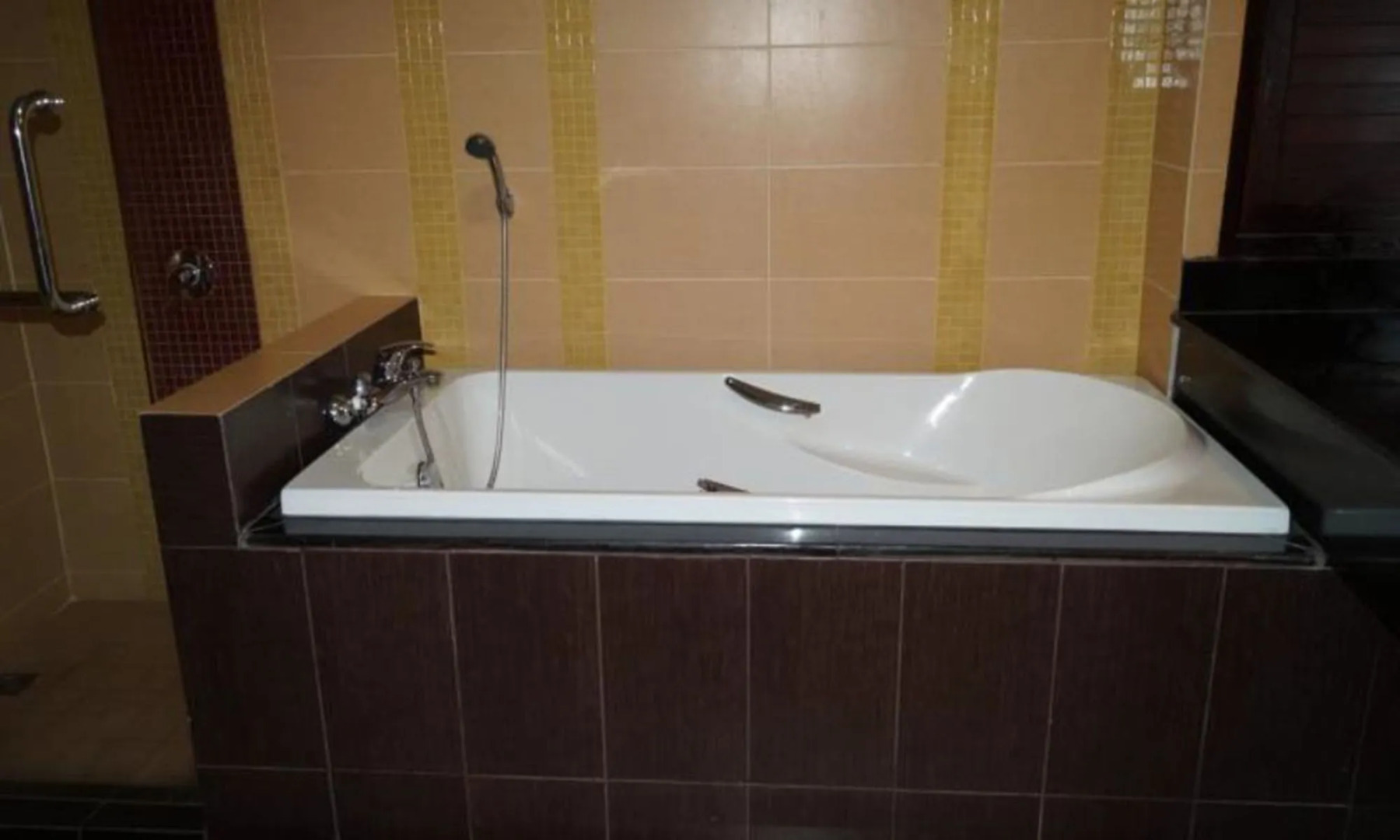 Arawan Riverside Hotel