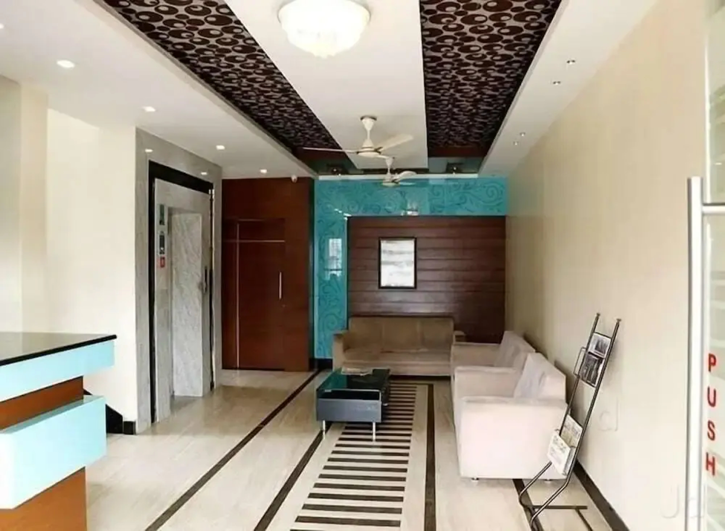 Iroomz Vaishali Residency