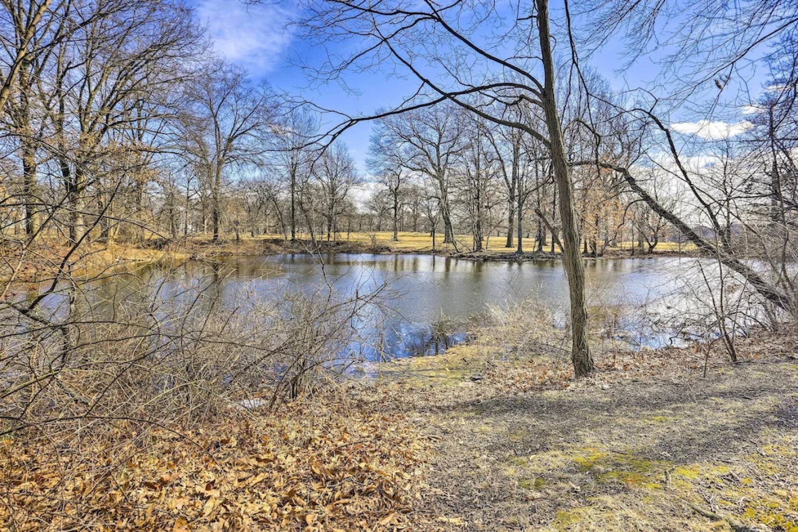 Chic Newark Escape w/ Balcony < 14 Mi to Nyc!