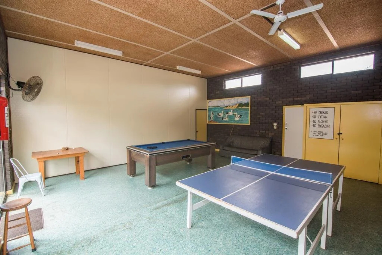 Lakeside Cabins & Holiday Village