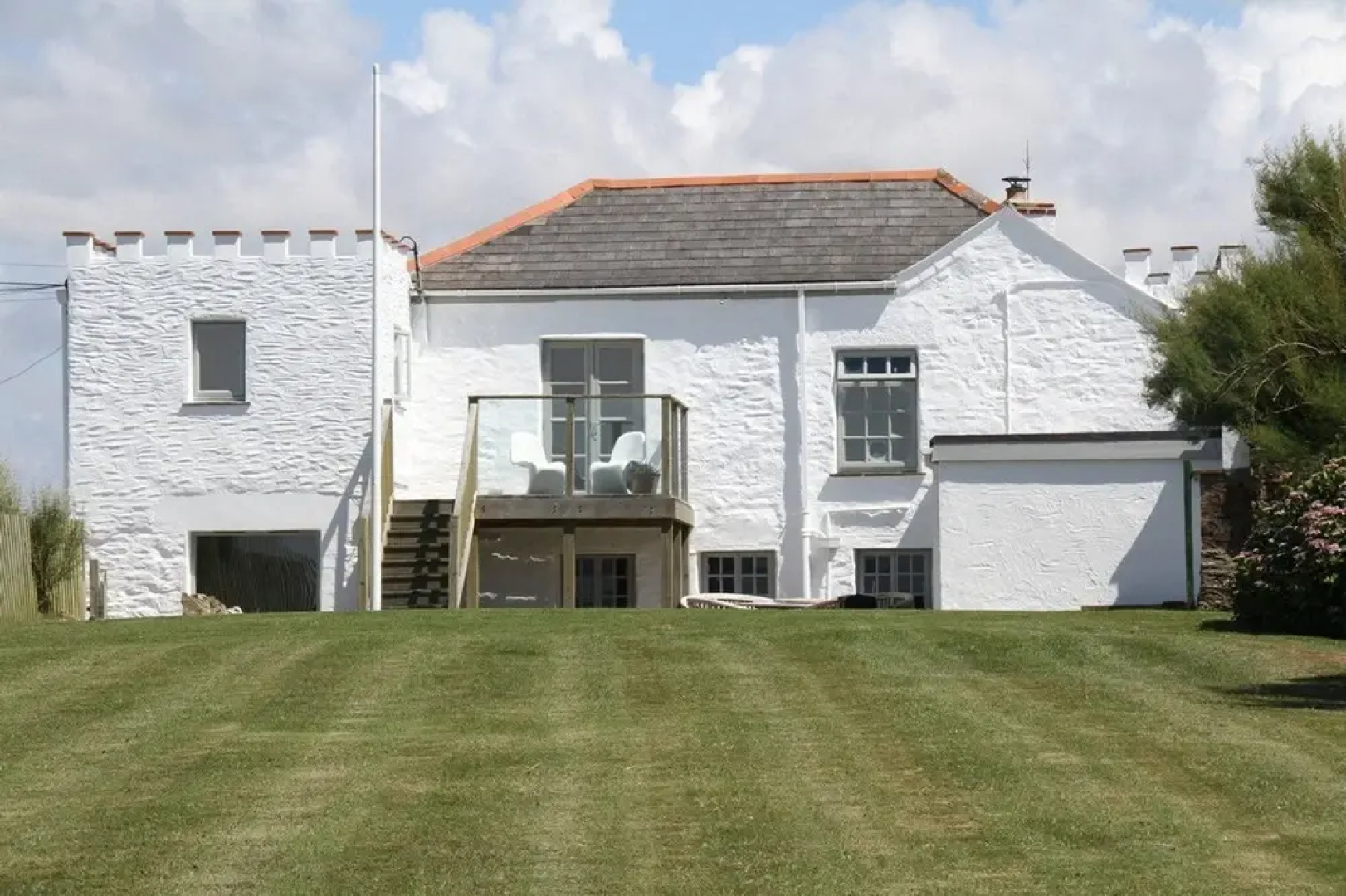 Halzephron House